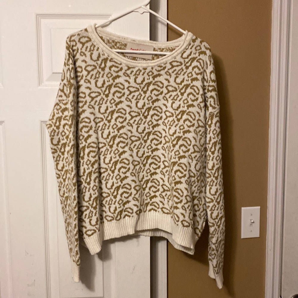 Circular print sweater